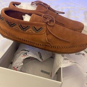 New Minnetonka Mosaic Boot brown women’s 7.5